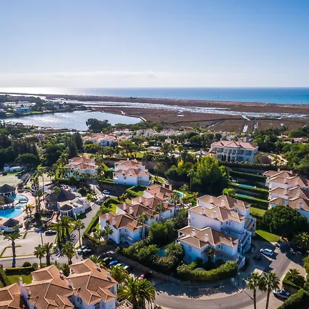 Encosta Do Club Holiday park 4*