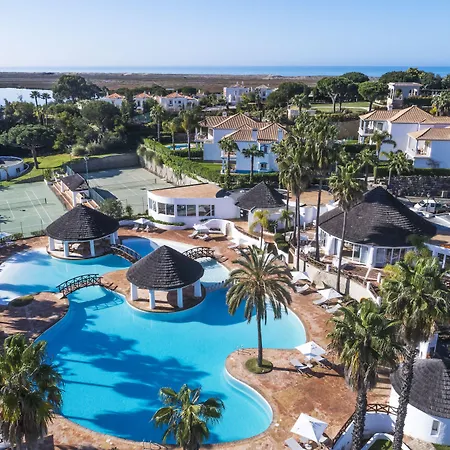 Encosta Do Club Holiday park 4*